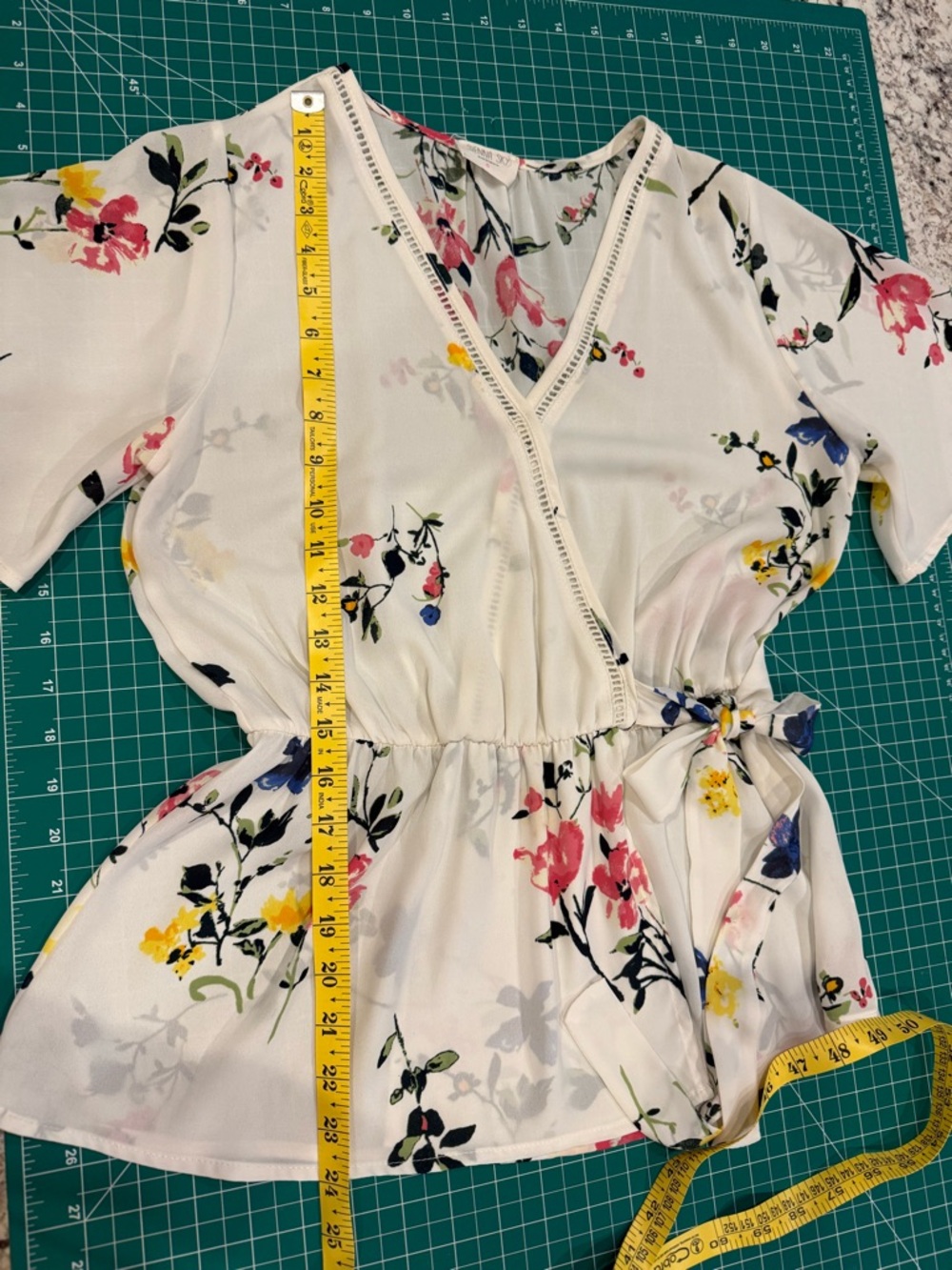 Sienna Sky Floral Wrap Blouse Peplum Tie Waist Top White Size M - Picture 6 of 7